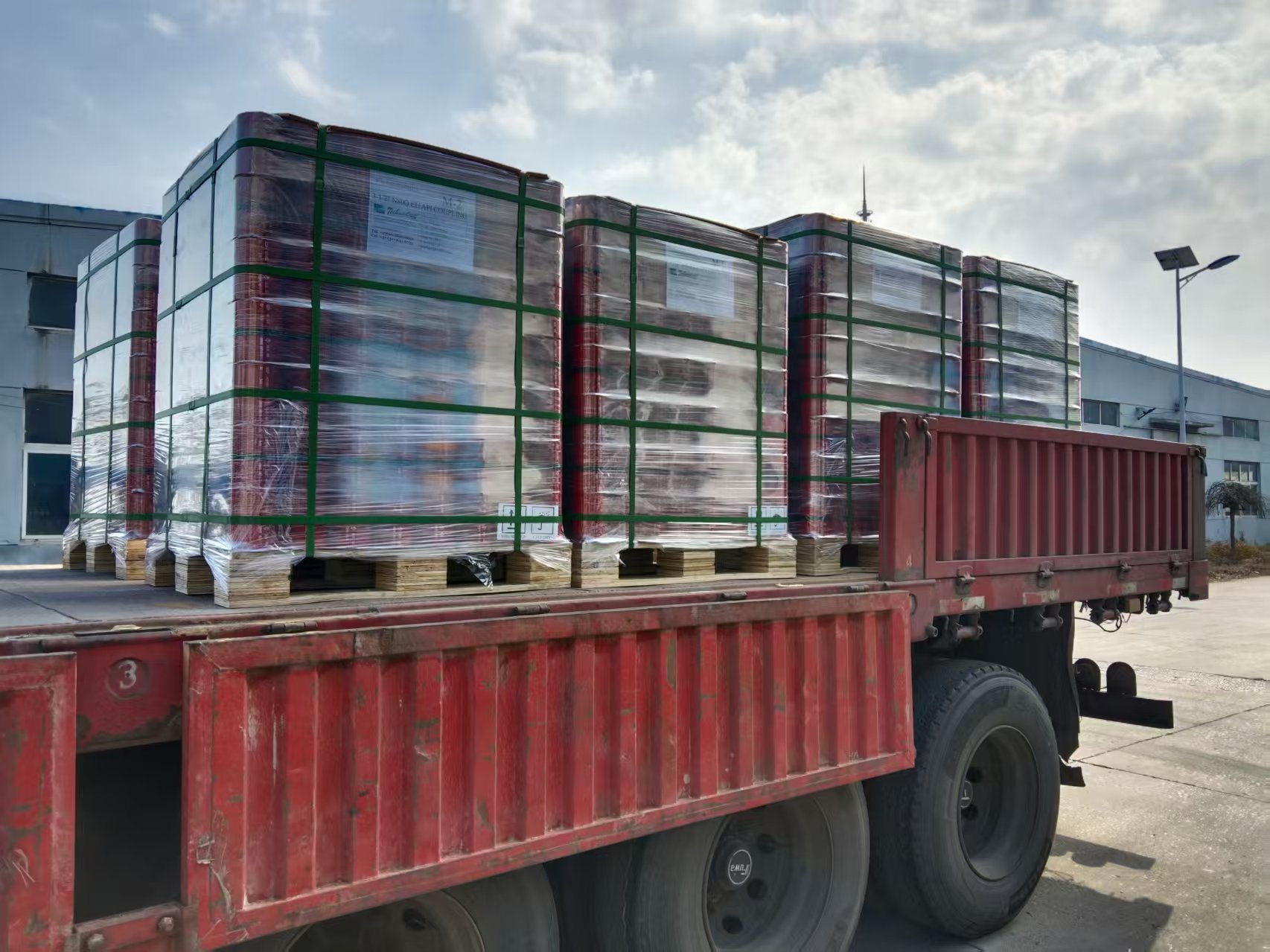 4080 PCS (8 packages) of 3-1/2″ N80Q EU tubing couplings to Colombia