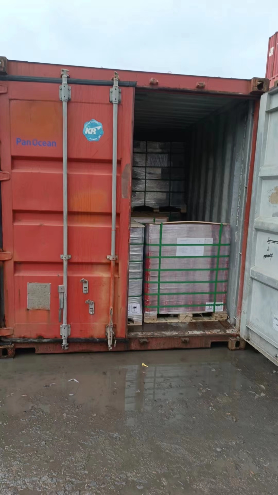 one 20GP 2-3/8″ L80 EUE tubing coupligns to KOREA